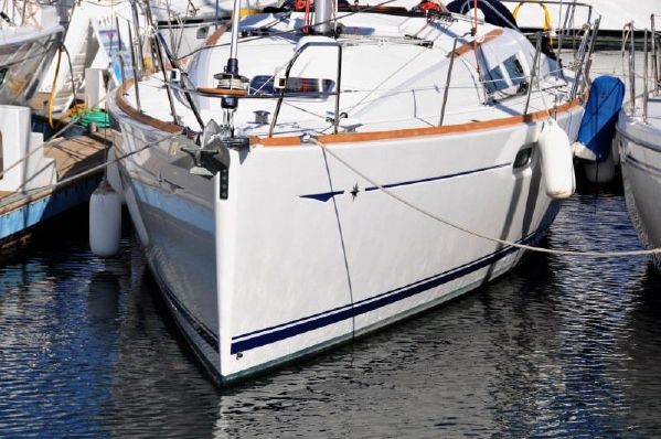 Jeanneau 39i sailboat in Alameda, California-USA