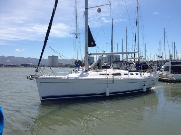 Hunter 38 sailboat in Emeryville - San Francsico Bay, California-USA