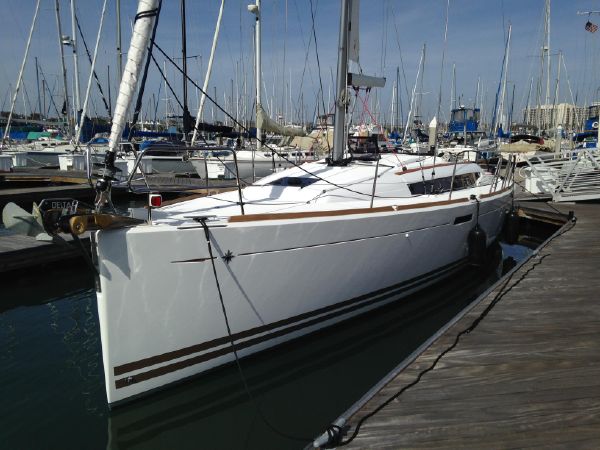 Jeanneau 379 sailboat in San Diego, California-USA